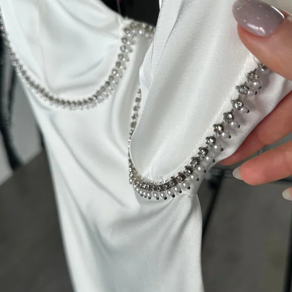 White mini dress with pearls decor details #partydress
Worn once - Picture 3 of 8